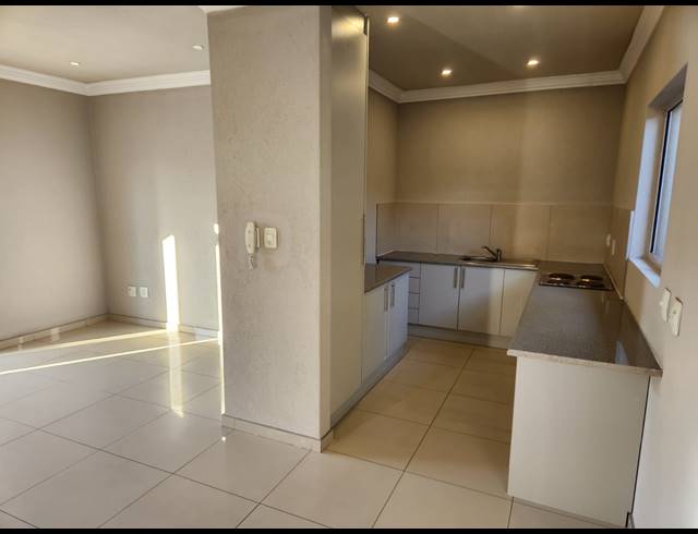 2 BEDROOM FLAT TO LET IN WENDYWOOD